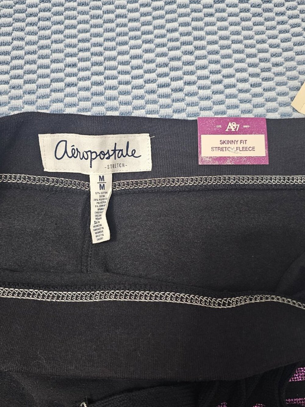 NEW Aeropostale Women's 87 Skinny Stretch Fleece Sweatpants Black - Size Medium - Picture 4 of 7